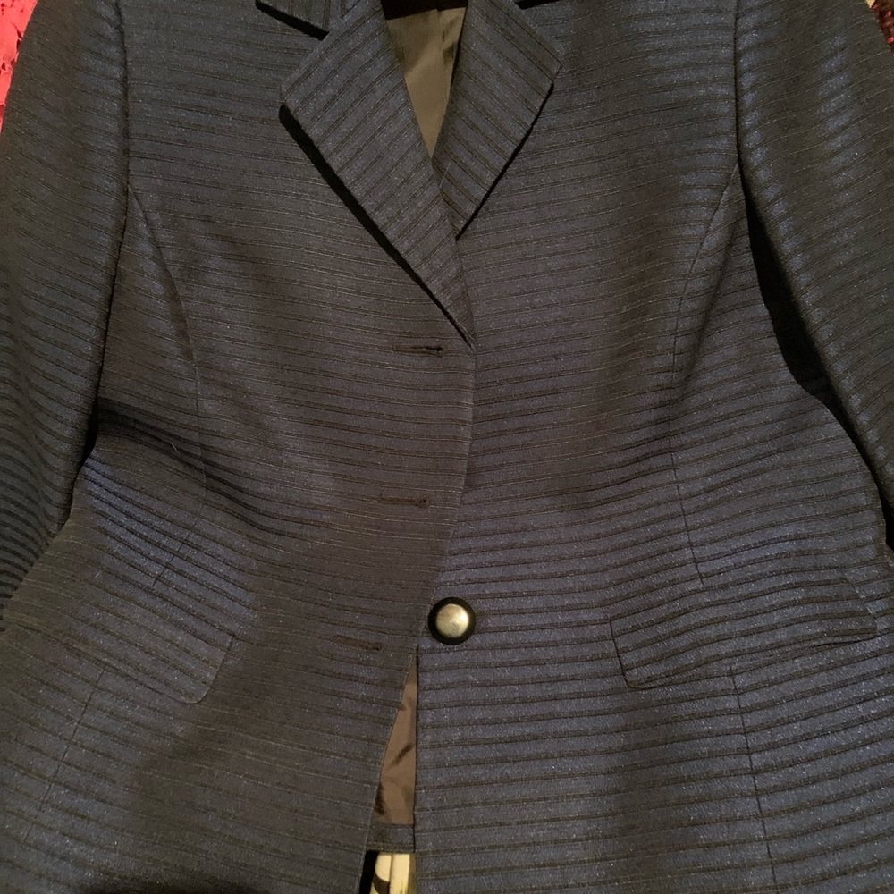 Women’s Bkazers - Picture 16 of 16